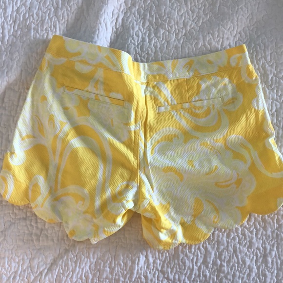 Lilly Pulitzer Buttercup Short Size 6 - Picture 2 of 4